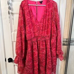 Chic Paisley Mini Dress in Vibrant Pink